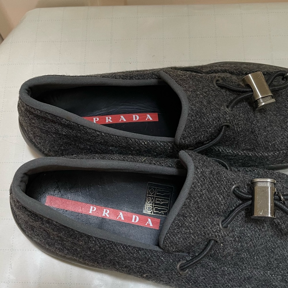 Authentic Prada classic toggle wool loafers - Picture 7 of 14
